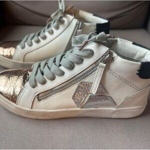 Dolce Vita Sneaker Size 7.5